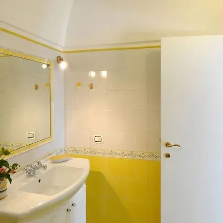 Sleeps 6 Air Con Wifi